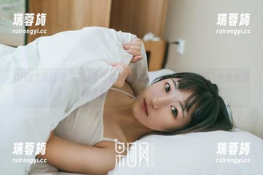 GIRLT果团网 - 王语纯带你领略和服图集：分享一下，穿和服是种优雅？还是另一种幽默？