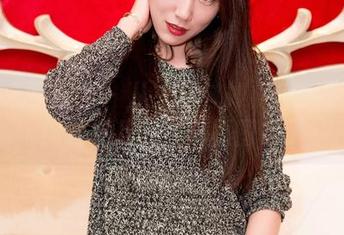 GIRLT果团网 – 从未见过如此惊艳的奶牛！通灵儿的写真原图来了