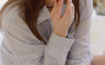 MFStar模范学院 – 草莓兔兔吊带图集：不知为何，感觉心里暖暖的