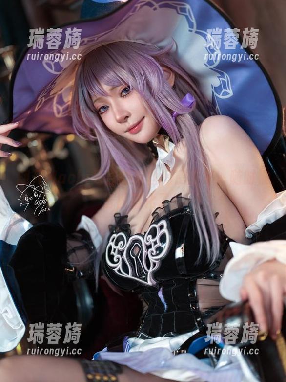 翻开Machi马吉的灰丝私房图集，随时准备被萌化了！
