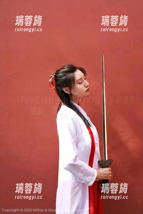 MiiTao蜜桃社 - 米琪MIKI的水手服美图更新，真是让人眼前一亮。