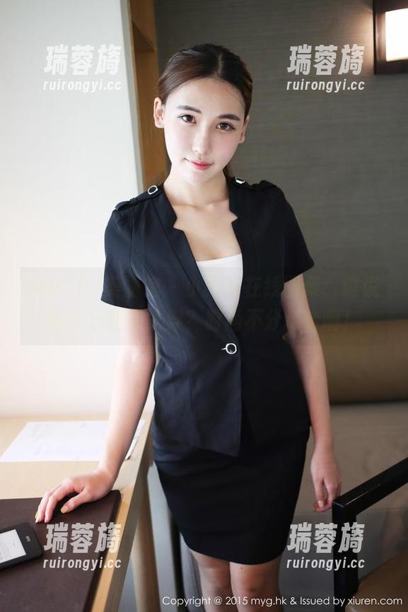 MyGirl美媛馆 - 小兜儿在线图集：谁说睡衣只能在家穿？时尚不分场合啊！