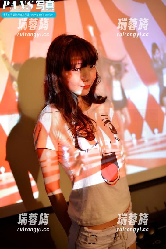 PANS写真 - 这就是咪咪的吊带：原图里隐藏着的小小叛逆