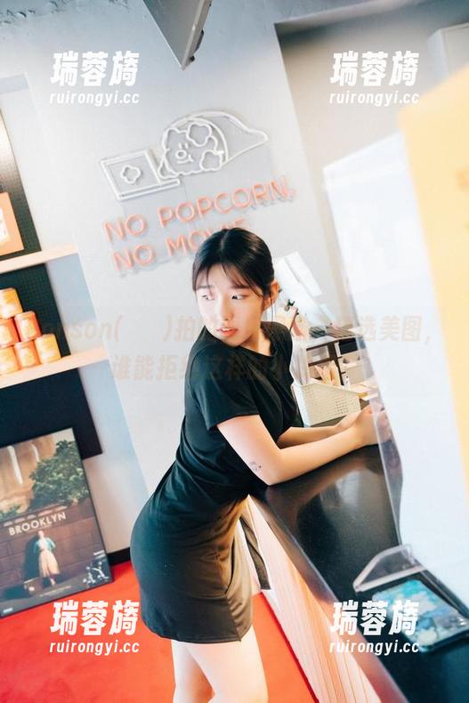 Sonson(손손)拍的调皮黑猫，精选美图，谁能拒绝这样的小捣蛋？