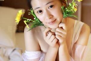 TGOD推女神 – 更新啦！莫雅淇短裤造型，时尚界的小小叛逆。