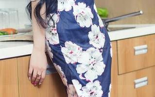 TouTiao头条女神 – 梁芮溪：泳装+阳光=无可挑剔的美图，照片像是从画中走出来的！