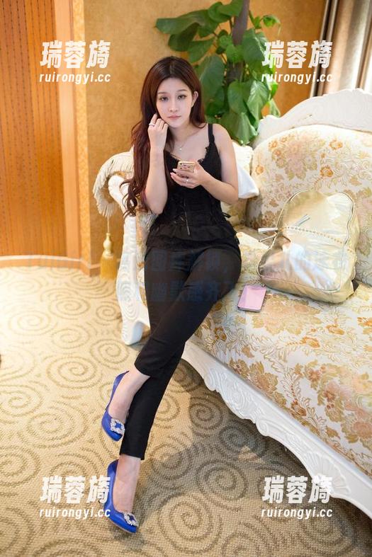 TuiGirl - 高清图库解锁，松果儿的泳衣照和幽默感齐飞！