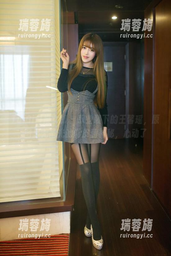 TuiGirl推女郎-王馨瑶 TuiGirl推女郎 - 职业装下的王馨瑶,原图里无圣光的调皮和神秘,心动了
