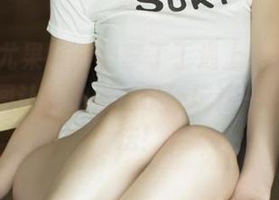 UGirls尤果网 – 当李丁丁遇上黑白，她的写真套图让我们发现了新玩法——色彩减法！