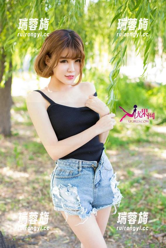 UGirls尤果网 - 从未见过如此惊艳的婚纱！谭晓彤的无圣光图包简直是我的幸福源泉！