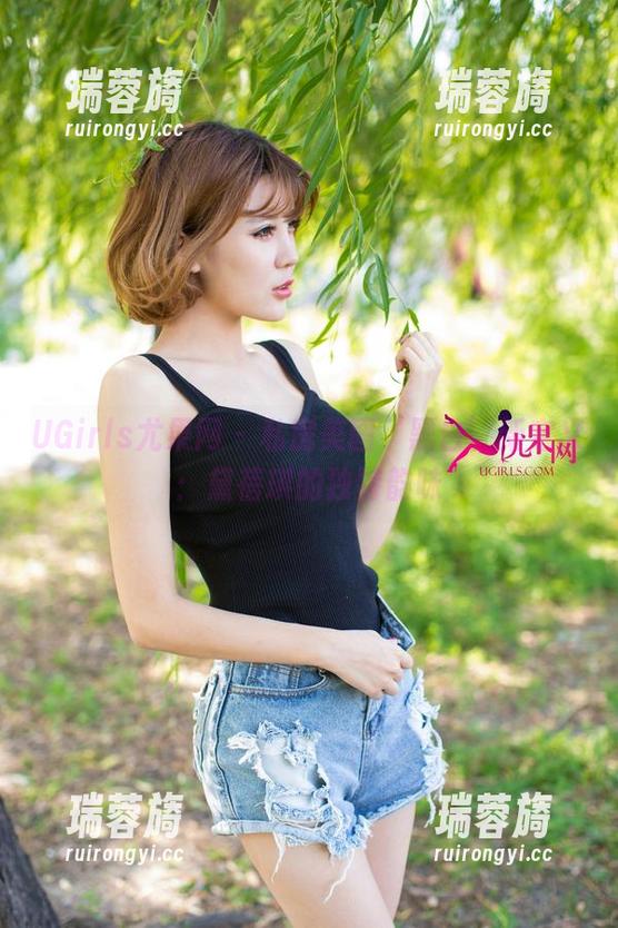 UGirls尤果网 - 私房美图‘黑白’新定义：黛蓓琪的独特韵味