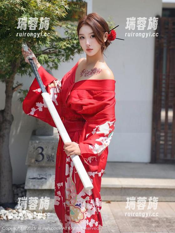 Xiuren秀人网 - Niki可雅的少女写真分享：果然有些气场就是这么来的吗？