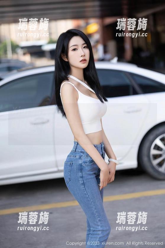 Xiuren秀人网 - 作品集大揭晓：tina_甜仔的高清礼服——想穿上去跳舞的感觉！
