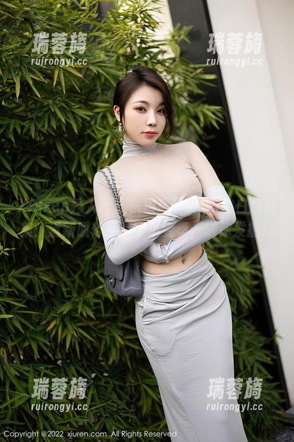 Xiuren秀人网 - 优琪琪子yuki的白色合集：清新脱俗还是小小变奏，随你发掘！