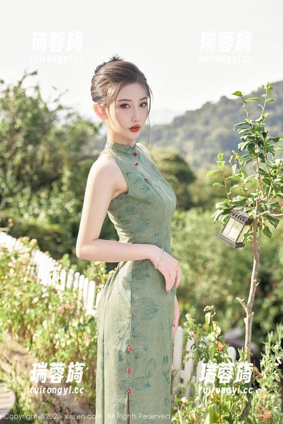 Xiuren秀人网 - 余心曼的护士写真，医治你的眼睛，还是你的心？