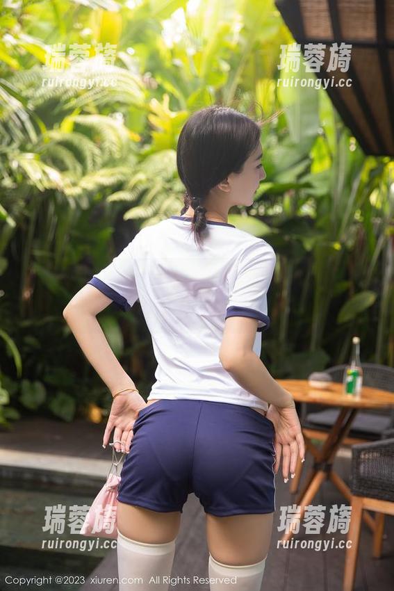 Xiuren秀人网 - 无法抗拒的夏诗诗Sally清纯美图，简直是云端仙女的下午茶！