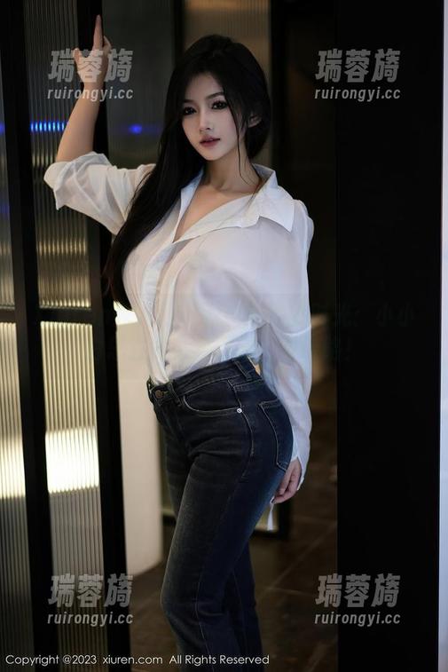 Xiuren秀人网 - 调皮的教室时光：小小白思宜的全套下载，开课咯！