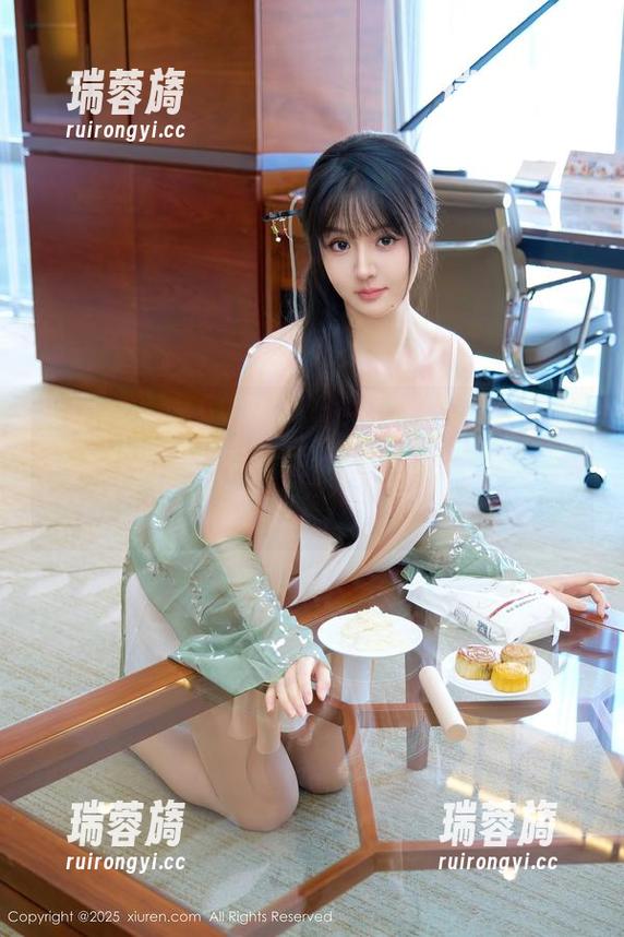 Xiuren秀人网-小纯子 Xiuren秀人网 - 小纯子的厨娘魅力:图片背后那一丝神秘更新(你绝对想不到的菜谱)!