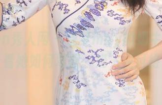 Xiuren秀人网 – 晓梦may的奶牛写真，看看她如何驾驭‘奶’业风格！
