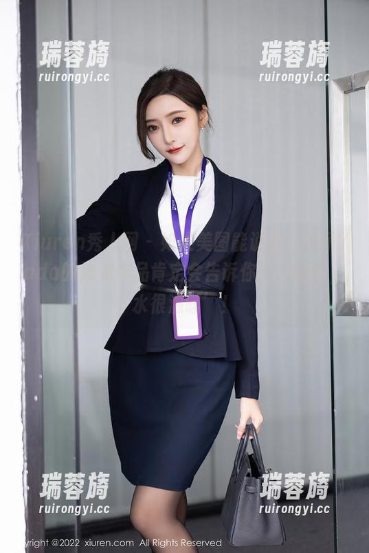 Xiuren秀人网-杏子Yada Xiuren秀人网 - 如果美图能说话,杏子Yada的泳衣作品肯定会告诉你:‘别怕,水很温暖’!