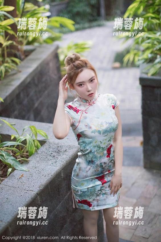Xiuren秀人网 - 分享林星阑的海南旅拍套图，感觉自己也快被塞进海里了！