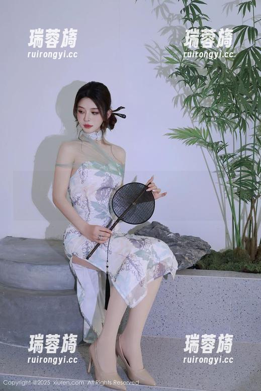 Xiuren秀人网-楚恬Olivia Xiuren秀人网 - 看了楚恬Olivia学姐的高清美图,我又想起了曾经的美好时光!