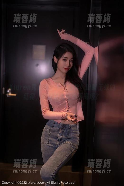 Xiuren秀人网-盼盼玉奴 Xiuren秀人网 - 美图轰炸!盼盼玉奴的红裙,谁还敢说红色不高级?