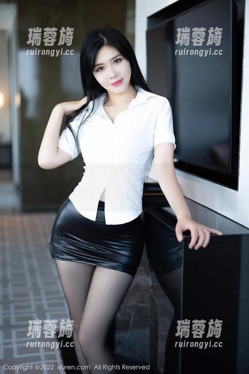 Xiuren秀人网 - 无圣光下的童千艺cara，裤里丝和套图带你体验不一样的刺激！
