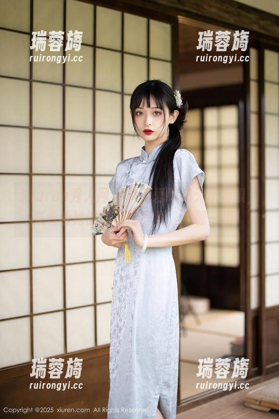 Xiuren秀人网 - 软糖爱喝奶无所畏惧，来看看她的比基尼写真，下载一把！