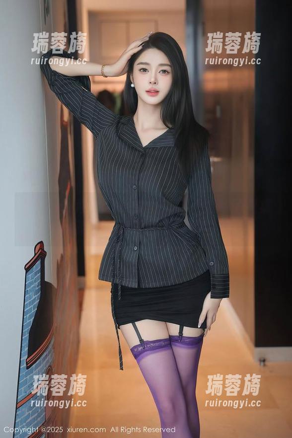 Xiuren秀人网 - 静颜宁带来的私房图集：谁说御姐就不能有点小可爱？