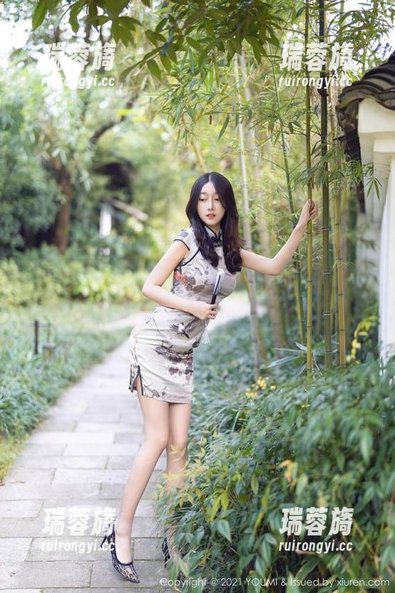 YouMi尤蜜荟 - 谁说女神只能高冷？是小逗逗的私房写真，满满的逗趣与性感！