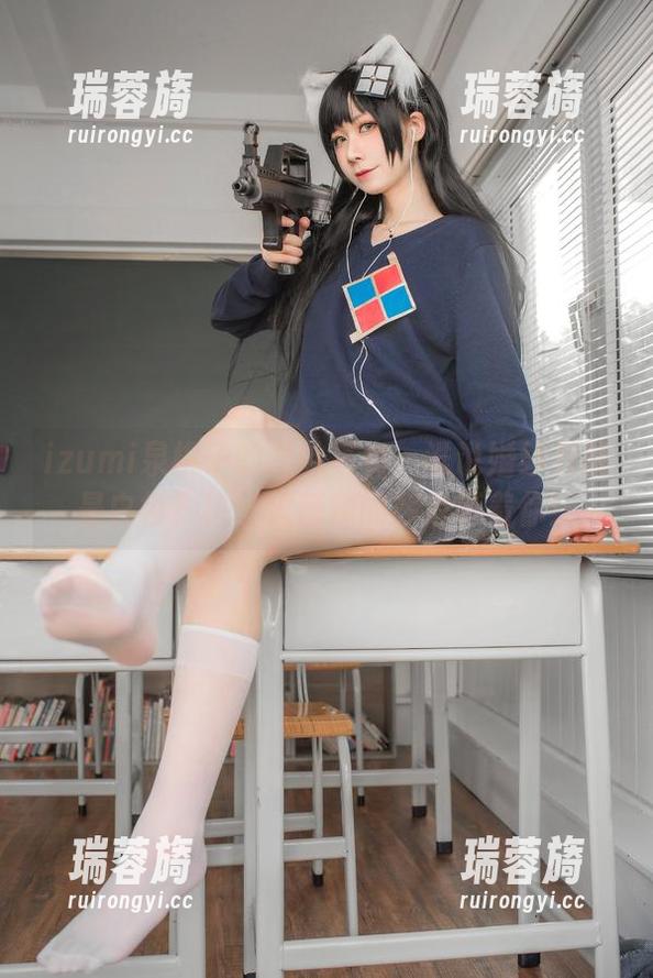 izumi泉桃子的婚纱写真：谁说婚纱只能是白色？桃子火辣辣的颜色等着你！