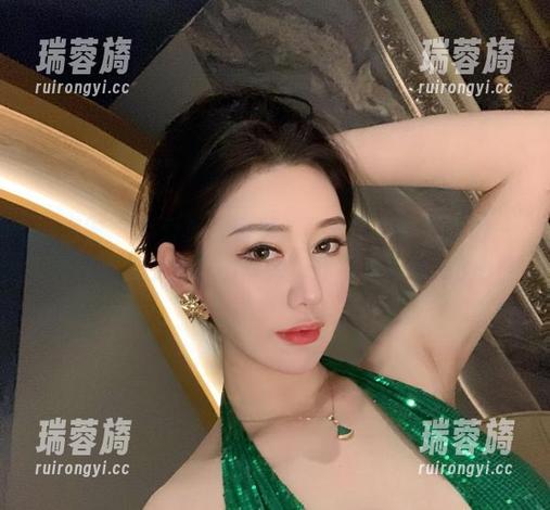 微密圈 - 不爱笑的赛琳的可爱写真精选：每一张都像是少女心的炸弹，炸得我心痒痒的！