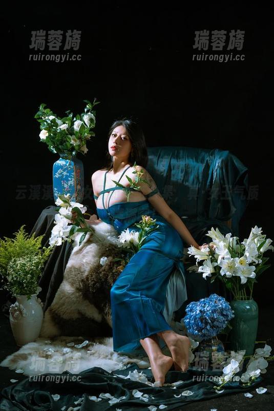 云溪溪奶桃 云溪溪奶桃女王的壁纸合集,真·女王气质满满啊!