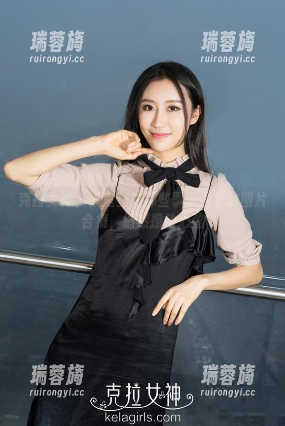 克拉女神 - 教室里的那些事：孟君的图片合集，悄然撩动心弦