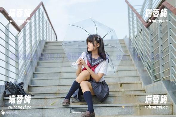 兔玩映画 制服裸腿女孩的魅力:兔玩映画最新写真,注意,流口水危险!