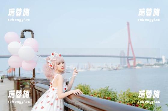 精选叉子宝宝女神美图：在美丽与幽默之间游刃有余！