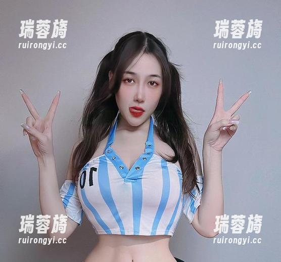 可可西yyy 微密圈 - 红裙原图里的可可西yyy,看了让人内心小鹿乱撞,对吧?