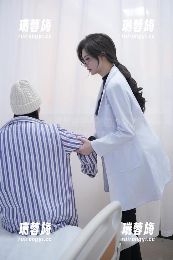 微密圈 - 高清周妍希：她的办公室真有一股神秘的魅力？