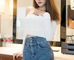 嗲囡囡 – 从美足到壁纸：流氓小巫女的写真让人根本忍不住想多看几眼！
