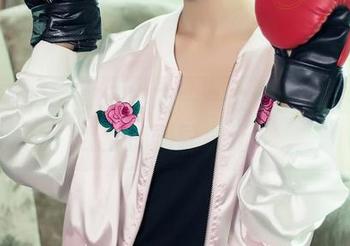 头条女神 – 美图宇宙——文雪的礼服能把我梦游到异次元！