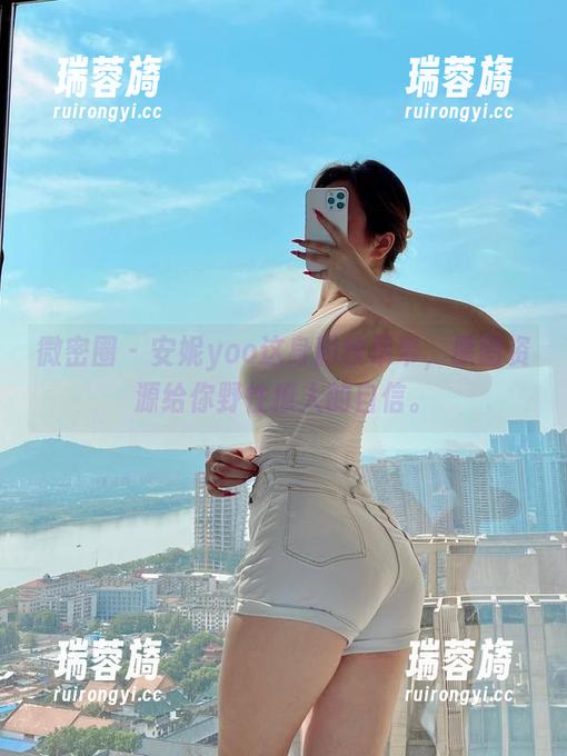 微密圈 - 安妮yoo这身豹纹吊带，原图资源给你野性撩人的自信。