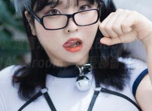 最新写真：跟着宋哈娜走进BBUTTERMILK-HANA’sroom，感受那份‘甜腻’