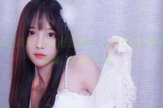 小小奶瓶儿的珍珠人鱼加长版图包，让我想起了海洋的梦呓，哈哈，简直太好玩！