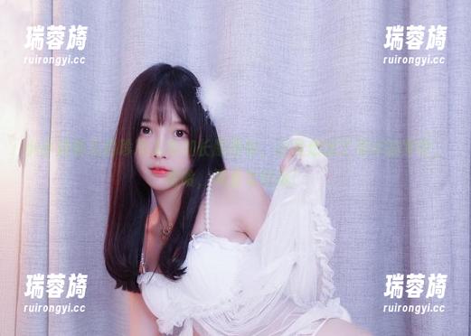 小小奶瓶儿的珍珠人鱼加长版图包，让我想起了海洋的梦呓，哈哈，简直太好玩！