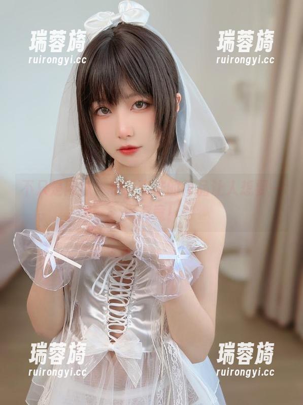 不只是网袜，布丁大法的作品让人想要一探究竟！