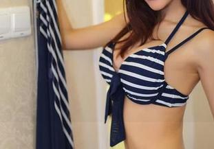 推女神 – 校园里的Ann尤美：还是原图好，图片里的她仿佛在和那颗老凳子谈恋爱！