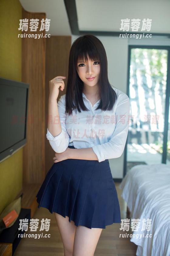 推女郎 - 黑白之美：娜露定制写真，深邃得让人心碎