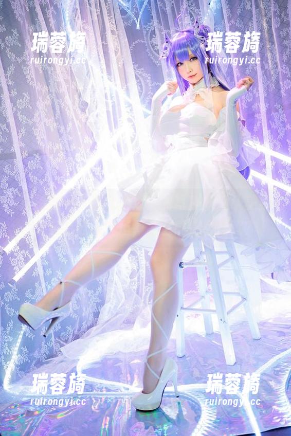 直接观看“星之迟迟”的写真，确认美脚确实有撩人气场，怎么能这么漂亮？
