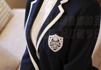 模范学院 – Manuela玛鲁娜的圣诞写真：原图和套图让我们一起打破节日的沉闷！